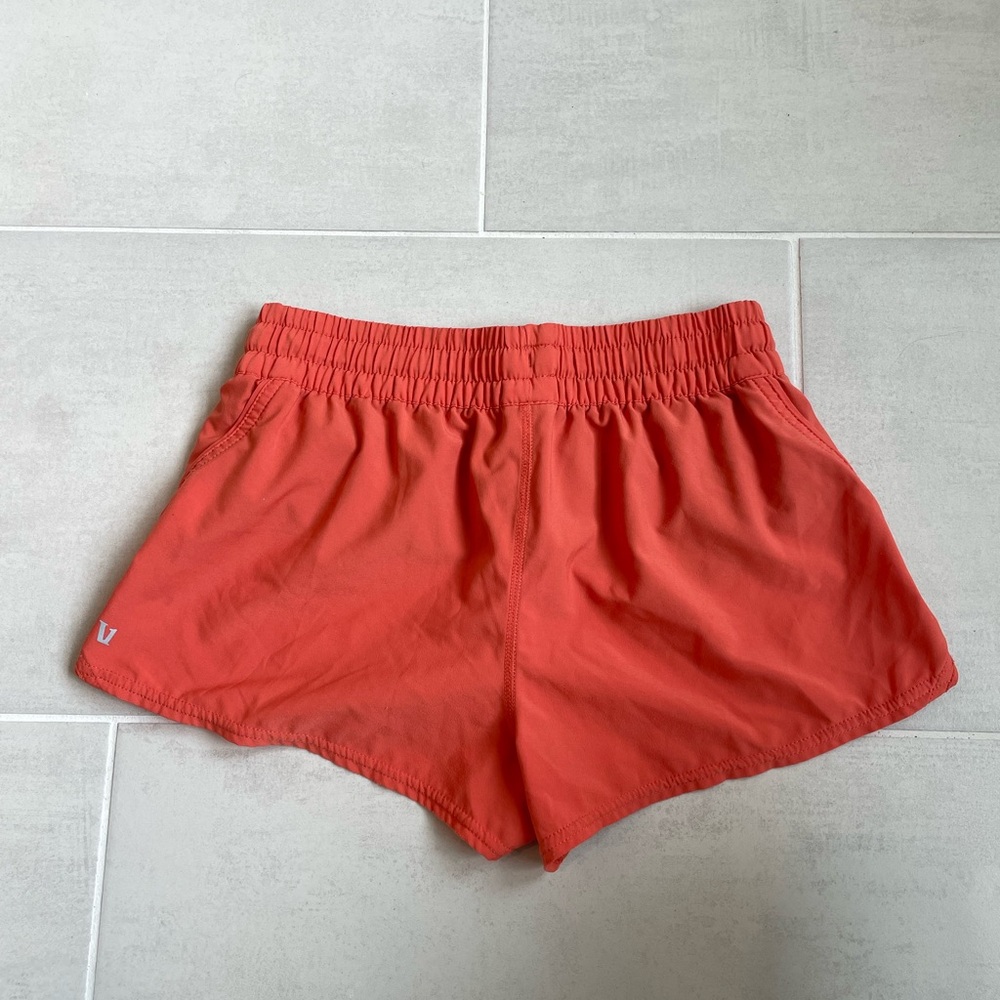 Vuori shorts - Picture 2 of 5